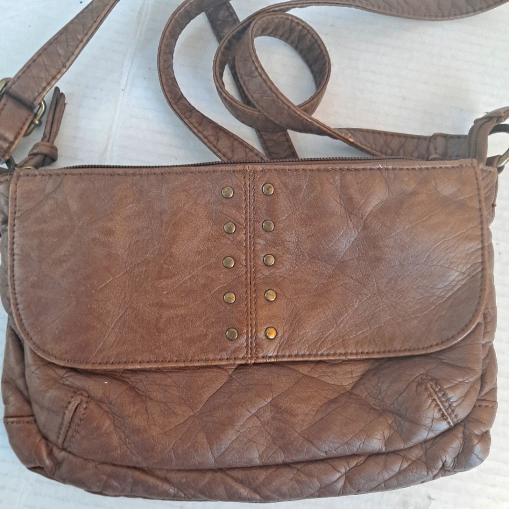 Vintage Bueno Crossbody Brass  Studs Brown Leather Small  Pockets Zipper
